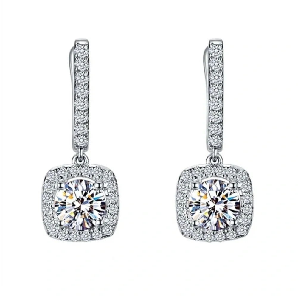 1 Pair Romantic Simulated Diamond Earrings 18K White Gold, Gorgeous. 3Ct.Total. - Picture 3 of 6
